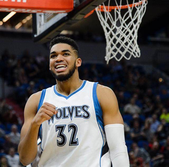 众人瞩目的 众人瞩目的